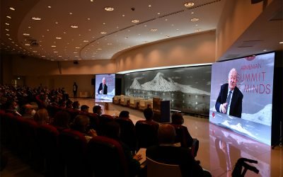 Որպեսզի այսօր լուծենք մեր խնդիրները, մենք պետք է շատ աշխատենք և կենտրոնանանք ապագայի վրա․ նախագահ Արմեն Սարգսյանը «Մտքերի հայկական երրորդ գագաթնաժողովի» շրջանակում քննարկում է անցկացրել Նուբար Աֆեյանի հետ