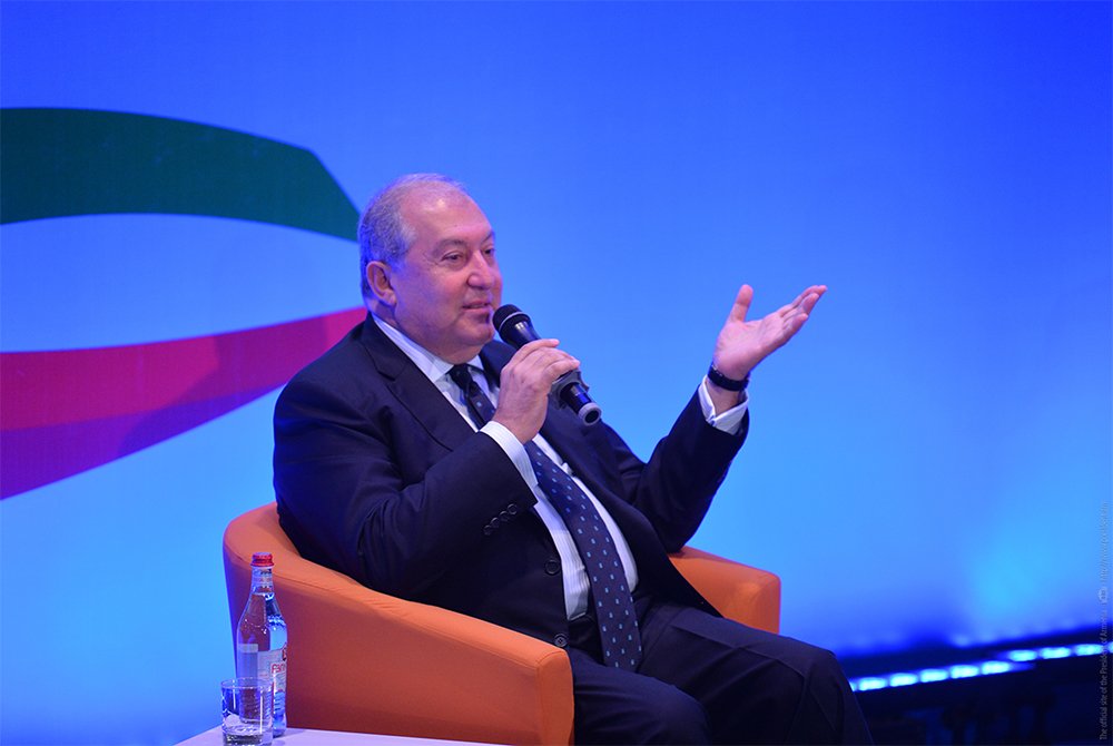 President Armen Sarkissian spoke at the Living Smart: Empowering Youth Conference: Live your life as young people