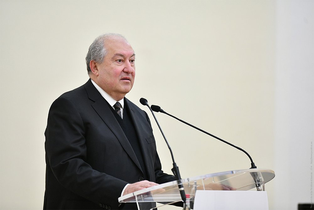 Regardless of your profession, become a professional master. The Best Apprentice awarding ceremony held at the President’s Residence