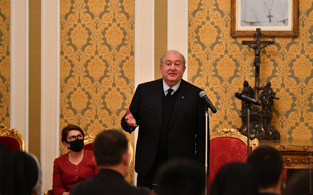 The natural wealth of the Armenian people is the Armenian people. For Armenia it is called Diaspora, for the Diaspora – Armenia. President Armen Sarkissian met with the representatives of the Armenian community in Rome