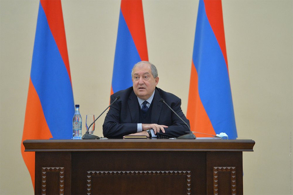 We have no other duty but to make our country powerful, and we have no other way but to unite our people. President Armen Sarkissian met with a group of representatives of culture and sport, as well as non-governmental organizations